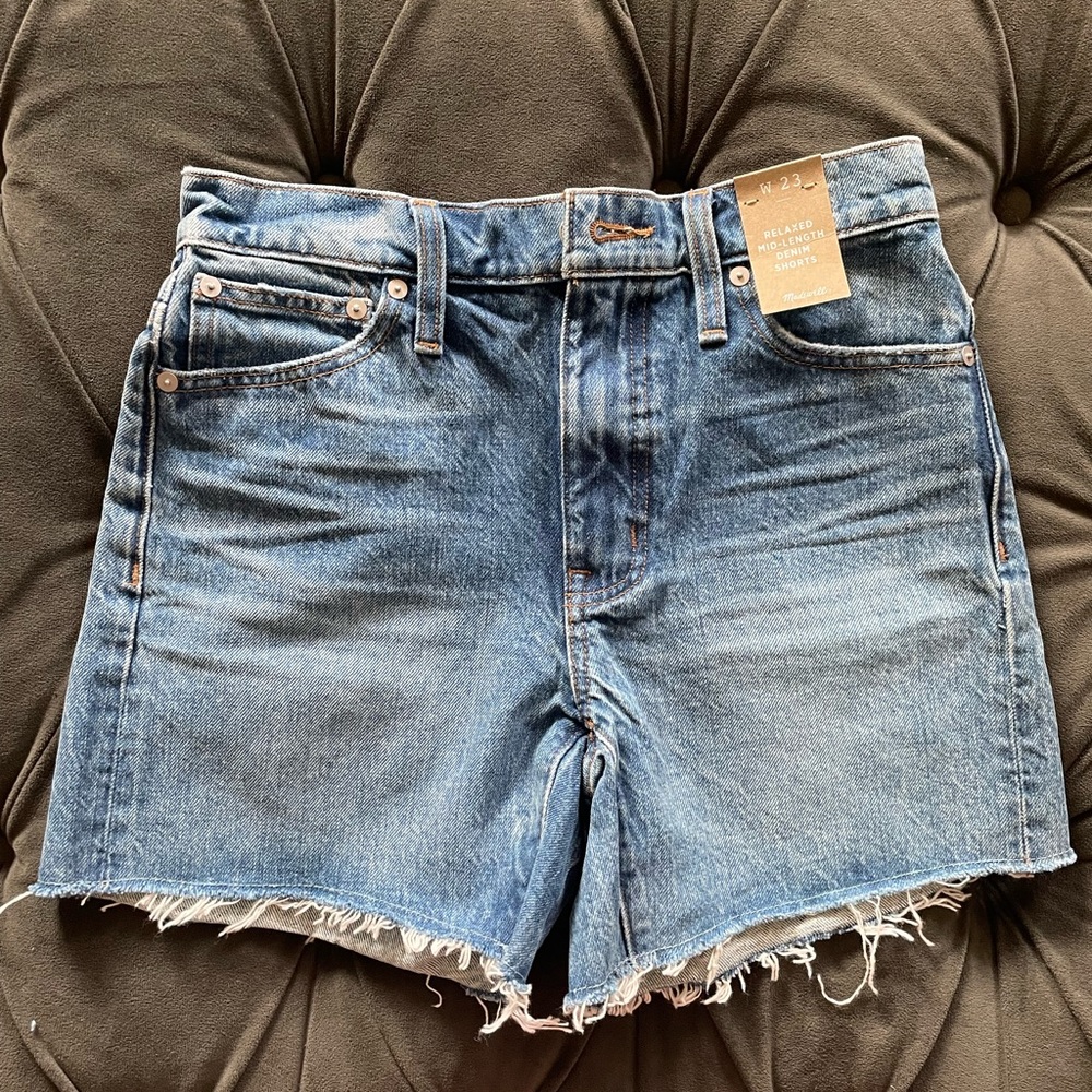 MADEWELL NWT RELAXED MID - LENGTH DENIM SHORTS IN CRANWOOD WASH